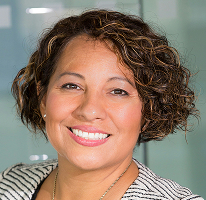 Claire Ashford, directora de cumplimiento normativo financiero, retrato